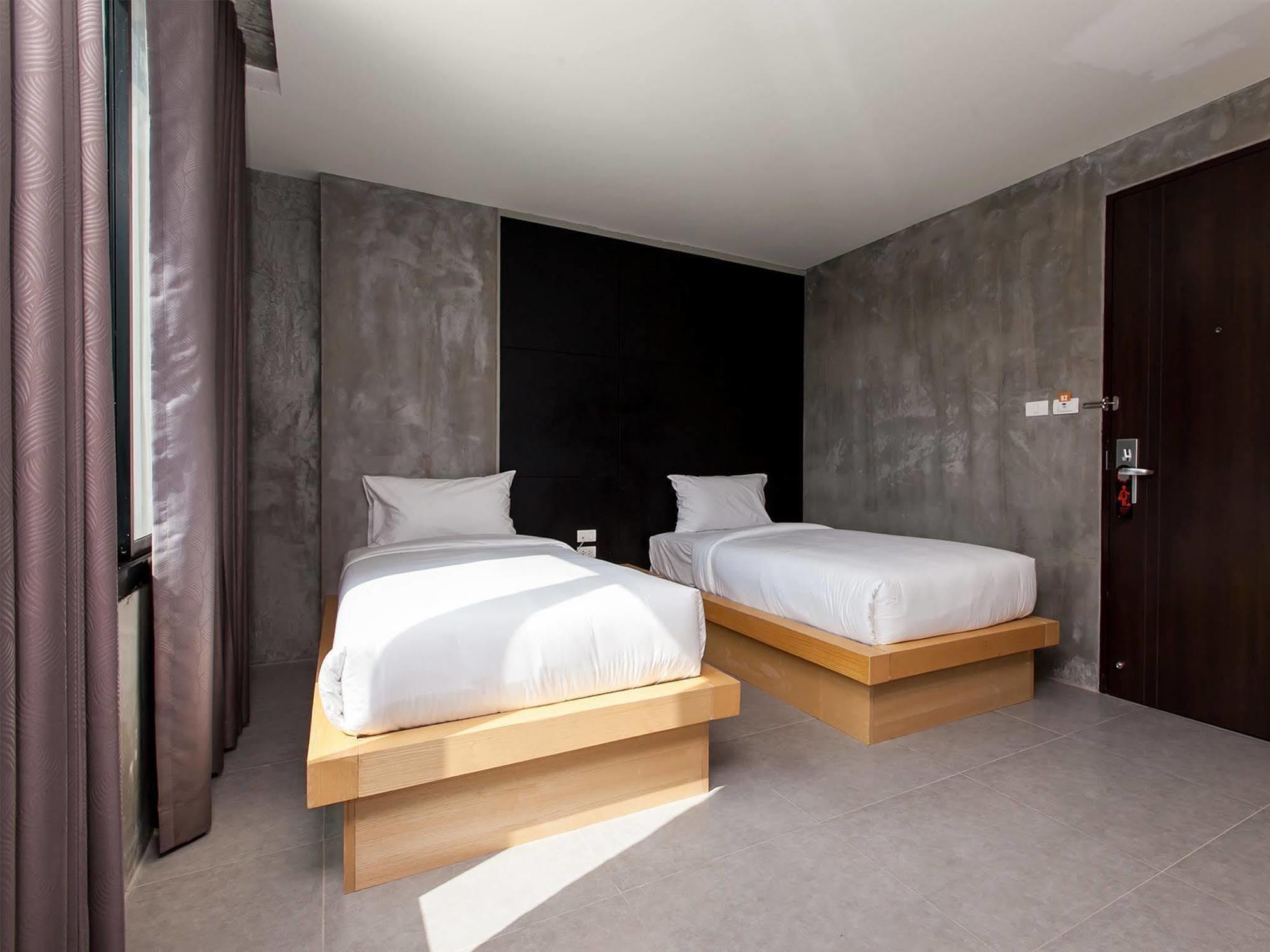 B2 Phuket Boutique & Budget Hotel Exterior photo